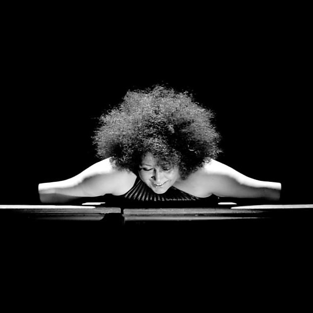 En podcast Léa Toto, une femme hors du commun dans &laquo;&nbsp;Métamorphose nocturne&nbsp;&raquo; animé par Stéphan Mary slam Le&nbsp;zèbre