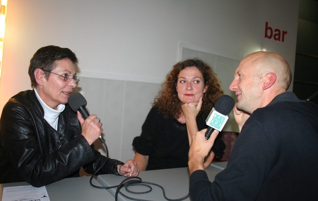 Ce soir 5 octobre à 17h15, écoutez RFL101 pour la pièce L’INSTITUT BENJAMENTA au théâtre Olympia – Tours