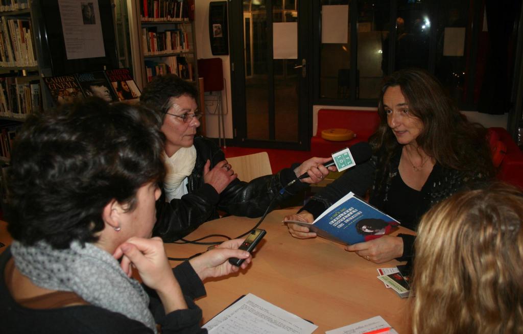 En podcast « Dernières Nouvelles Du Cosmos’ réalisé par Julie Bertucelli